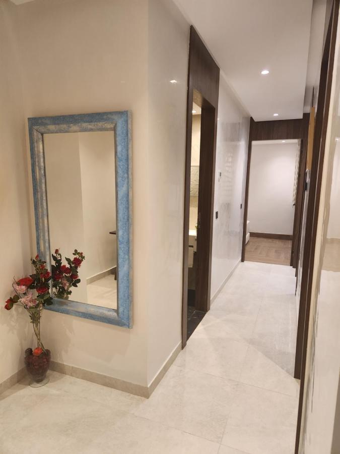Modern Luxury Retreat: 2-Bedroom Apartment In The Heart Of Marrakech Marrákes Kültér fotó