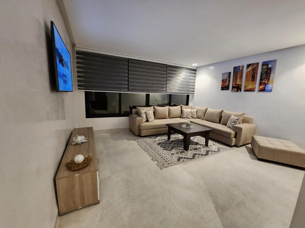 Modern Luxury Retreat: 2-Bedroom Apartment In The Heart Of Marrakech Marrákes Kültér fotó