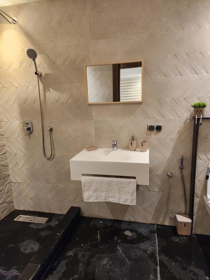 Modern Luxury Retreat: 2-Bedroom Apartment In The Heart Of Marrakech Marrákes Kültér fotó