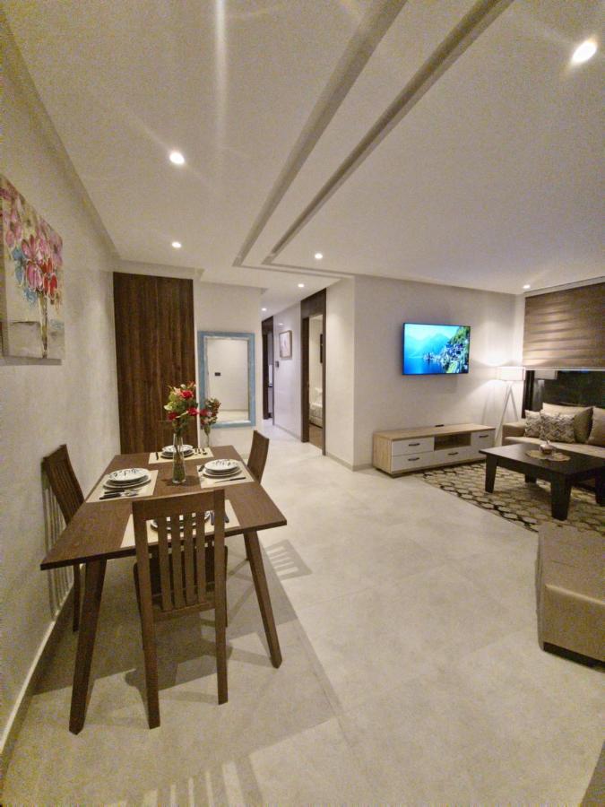 Modern Luxury Retreat: 2-Bedroom Apartment In The Heart Of Marrakech Marrákes Kültér fotó